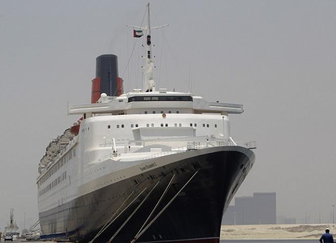 دبي تحول سفينة إليزابيث الثانية الى فندق عائم
