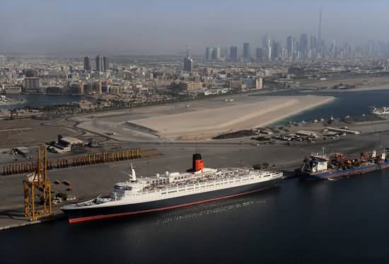 دبي تحول سفينة إليزابيث الثانية الى فندق عائم