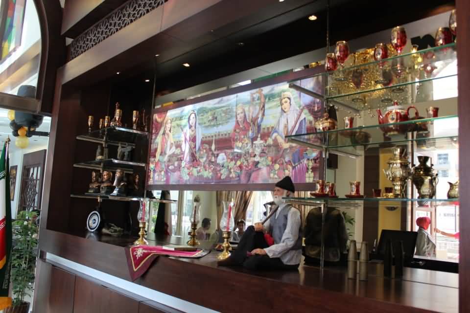 مطعم ومقهى إيران زميين للشيشة والمأكولات الإيرانية – داون تاون دبي