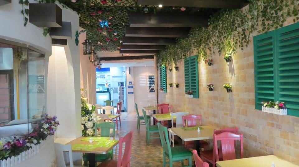 مطعم الست وداد للمأكولات اللبنانية –  مدينة دبي للأنترنت