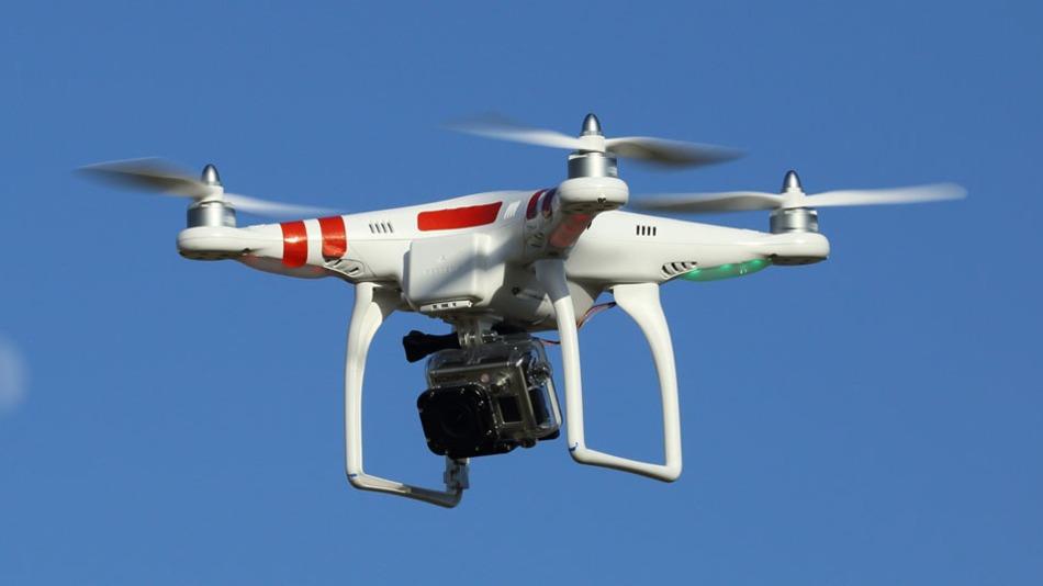 دبي القضائي يدرس إصدار تنظيم تشريعي لاستخدامات الطائرات بدون طيار والروبوتات