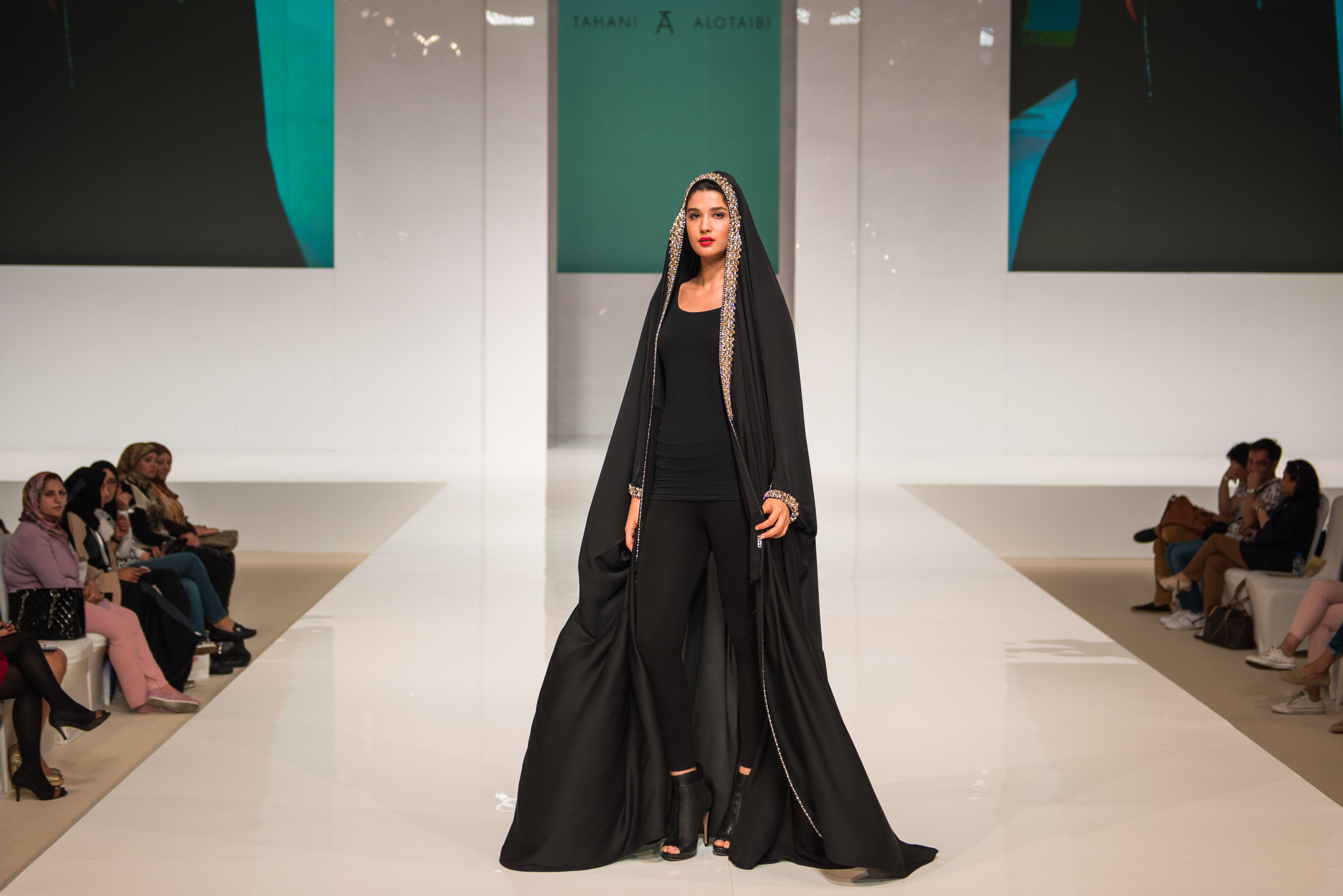 عروس دبي يشهد مشاركة متنوعة من أبرز مصممي الأزياء