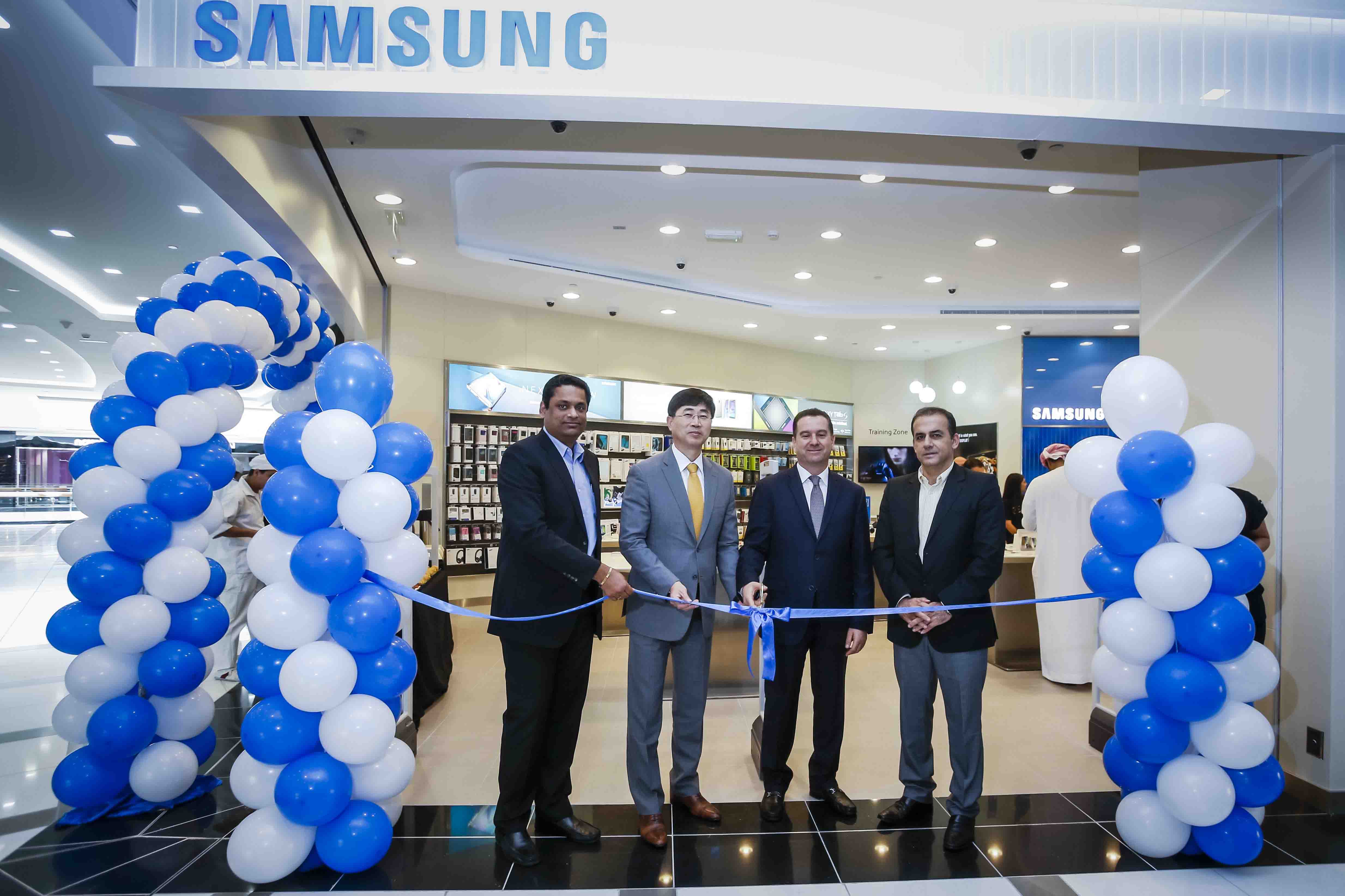 افتتاح أوّل متجر خاص لـ سامسونج على مستوى المنطقة في مول بوابة الشرق