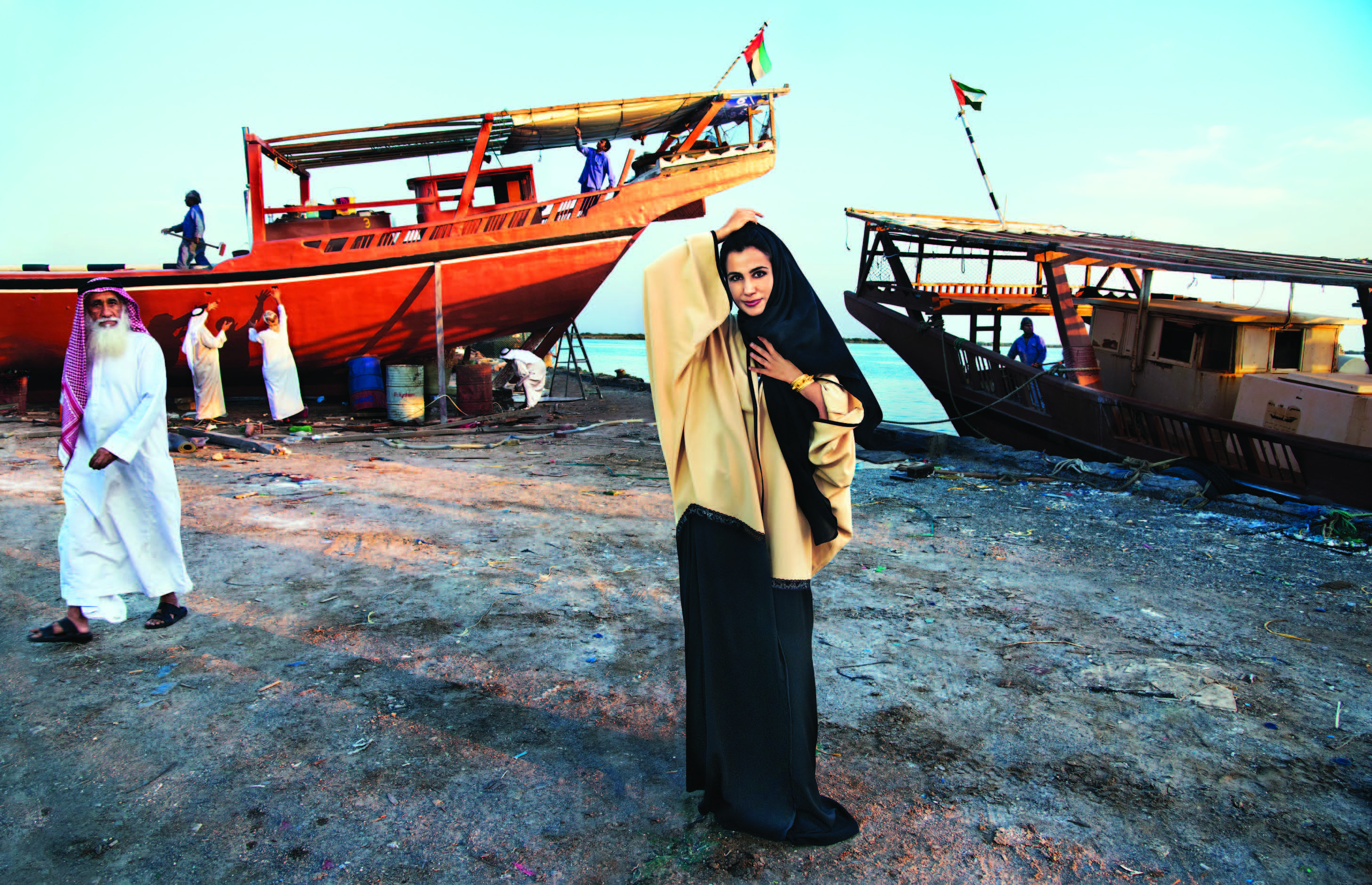 دبي تستضيف معرض 7 اميرات للفنان ستيف ماكوري