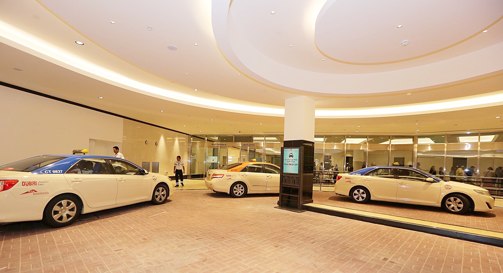 «مول الإمارات» يضيف منصة جديدة لسيارات الأجرة