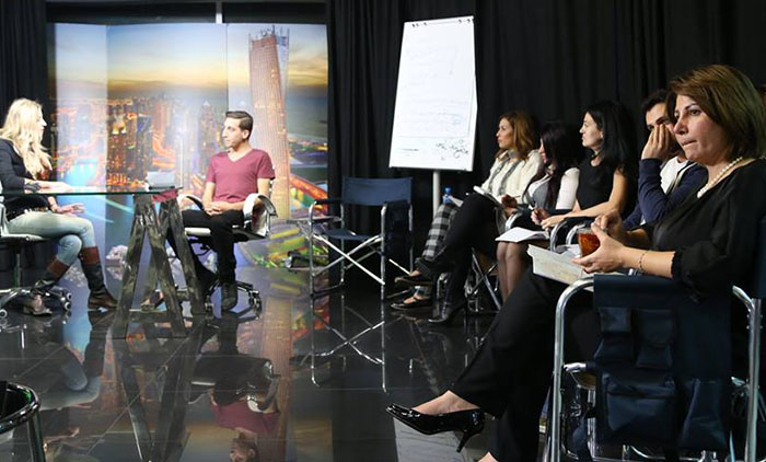 المستوى الاول من دورة التقديم التلفزيوني في دبي خلال شهر سبتمبر 2015