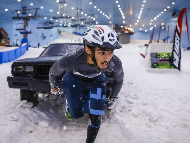 سكي دبي يستضيف تحدي محارب الجليد 2015