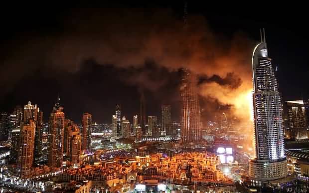 كم بناية إحترقت خلال سنة 2015 في دبي ؟