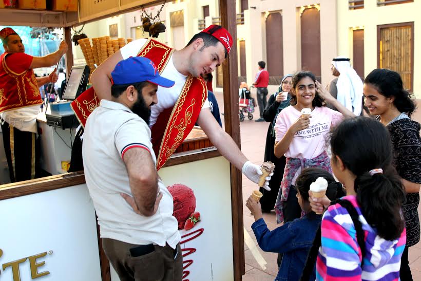ما السبب وراء إغلاق القرية العالمية أبوبها يوم 9 مارس ؟