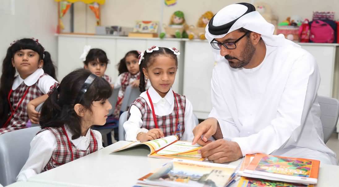كم ساعات الدراسة في دبي خلال رمضان 2016 ؟