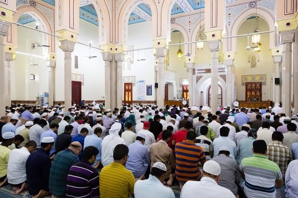 بالصور .. أول أيام شهر رمضان المبارك في مساجد دبي و ابوظبي