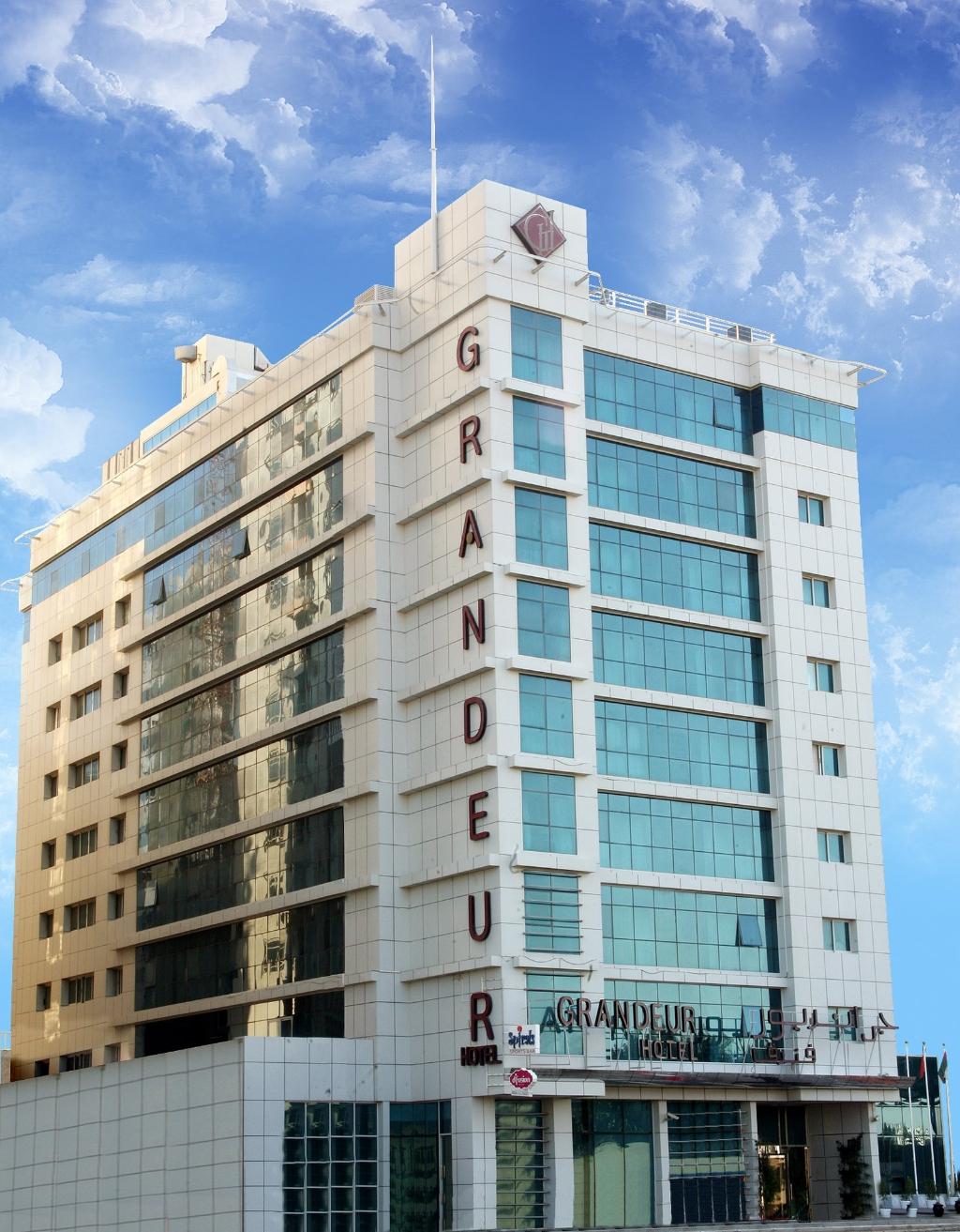 نظرة على فندق جرانديور في دبي
