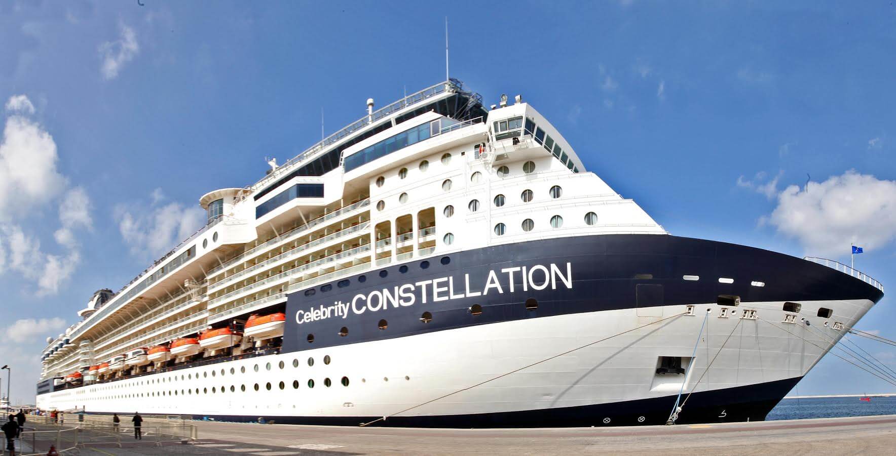 السفينة السياحية الفاخرة “سيليبرتي كونستيلاشن” تصل الى دبي