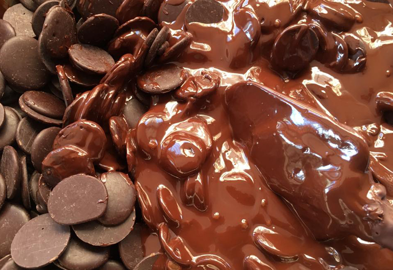 بالصور و الفيديو تعرفوا على أغلى شوكولاتة في الإمارات