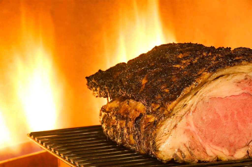 مطعم هنترز روم آند غريل يقدم أشهى أطباق اللحم كل يوم أحد