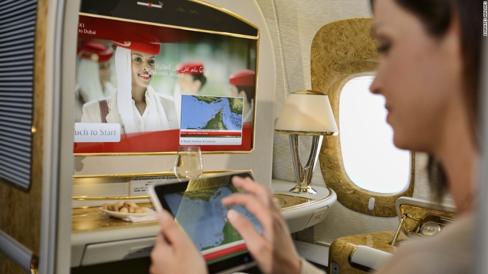 طيران الإمارات توفر لوحيات ذكية للركاب المتوجهين إلى أمريكا