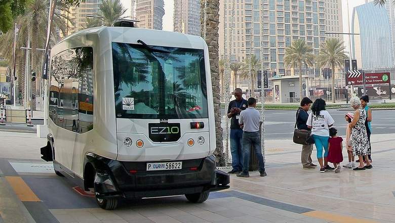 تعرف على السيارة الآلية ذاتية القيادة EZ10 في دبي