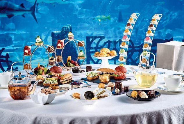 مقاهي تقدم أفضل تجربة تناول شاي بعد الظهر في دبي