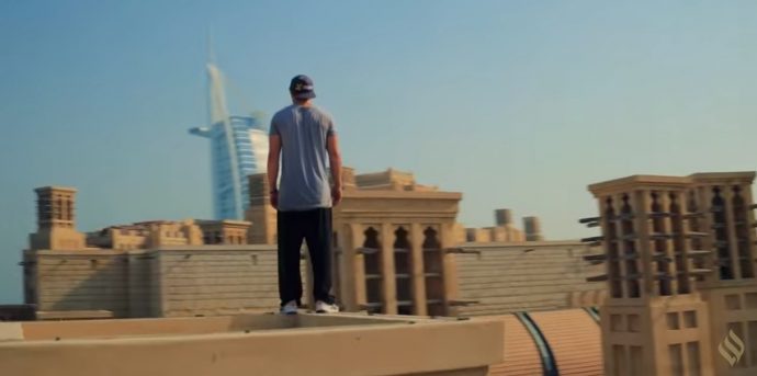 بالفيديو مغامرة بطل الباركور كيي ويليكس في دبي