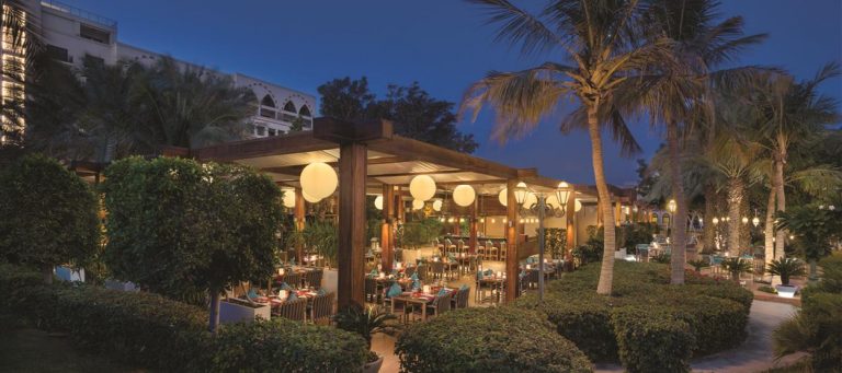 jumeirah-zabeel-saray-restaurants-plaj-768×341