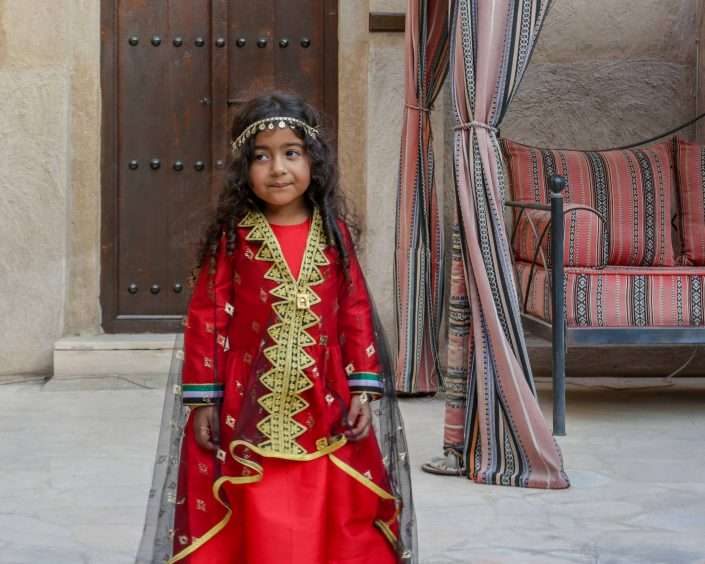 المصممة الإماراتية فريال البستكي تطلق تشكيلة ملابس اطفال خاصة باليوم الوطني 46