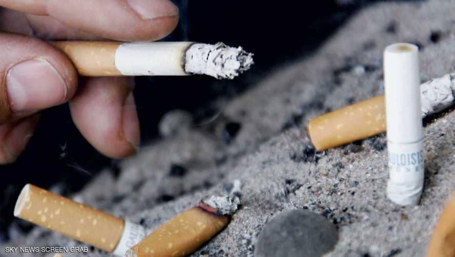 عقوبة رمي أعقاب السجائر في المناطق العامة بدبي