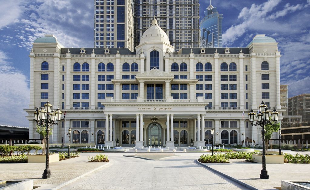 عيد الفصح في مطعم لو باتيو في سانت ريجيس دبي