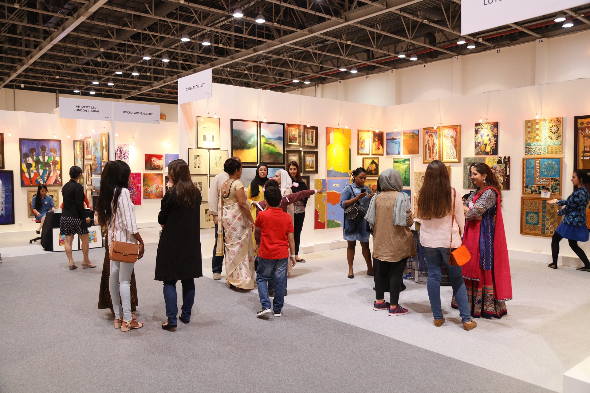 معرض فنون العالم دبي