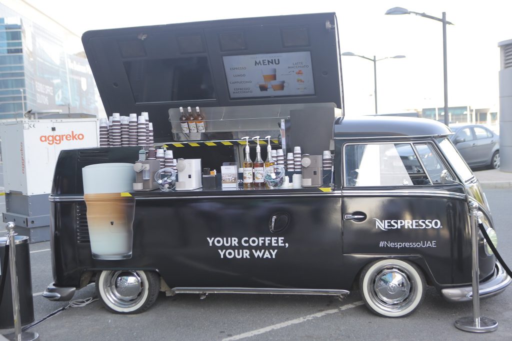 شاحنة قهوة متنقلة من نسبريسو