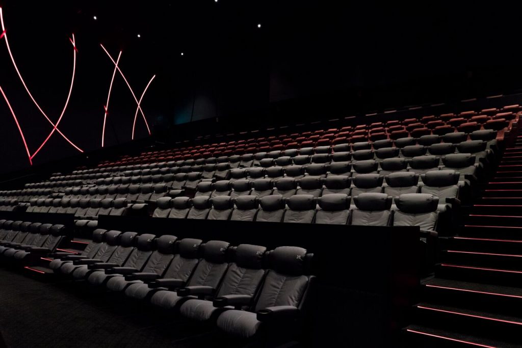 افتتاح مسرح ايماكس في مول زيرو6 بالشارقة