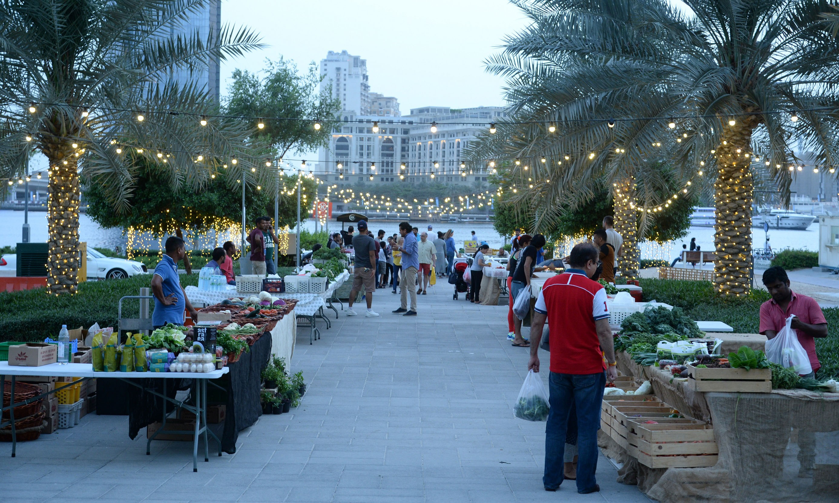 سوق المنتجات العضوية في دبي فستيفال سيتي