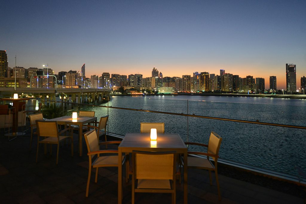 مطعم سمبوسك اللبناني في فندق روزوود أبوظبي
