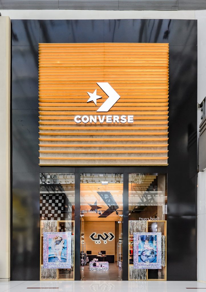 افتتاح أول متجر Converse في دبي