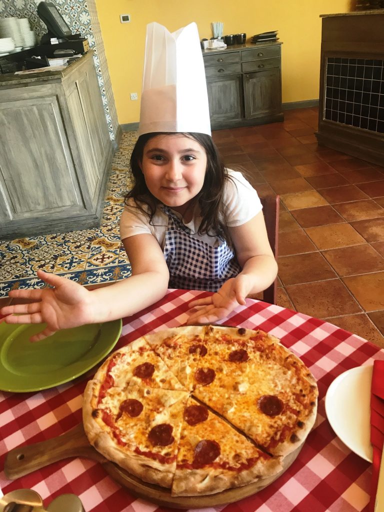 دروس تعليم فن الطهي الخاصة بالأطفال من مطعم ريسيتا