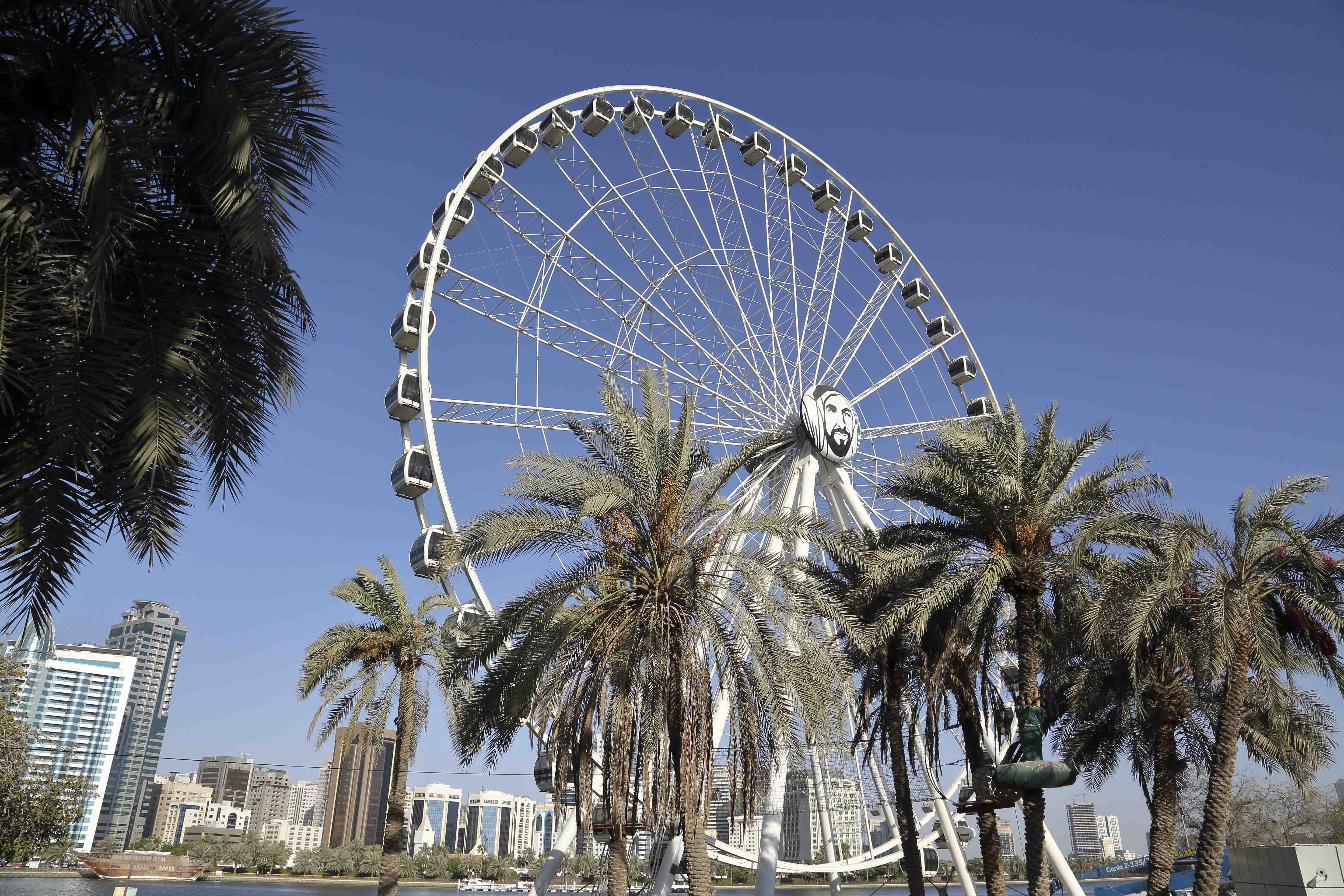 عجلة عين الإمارات في موقعها الجديد في حدائق المنتزه