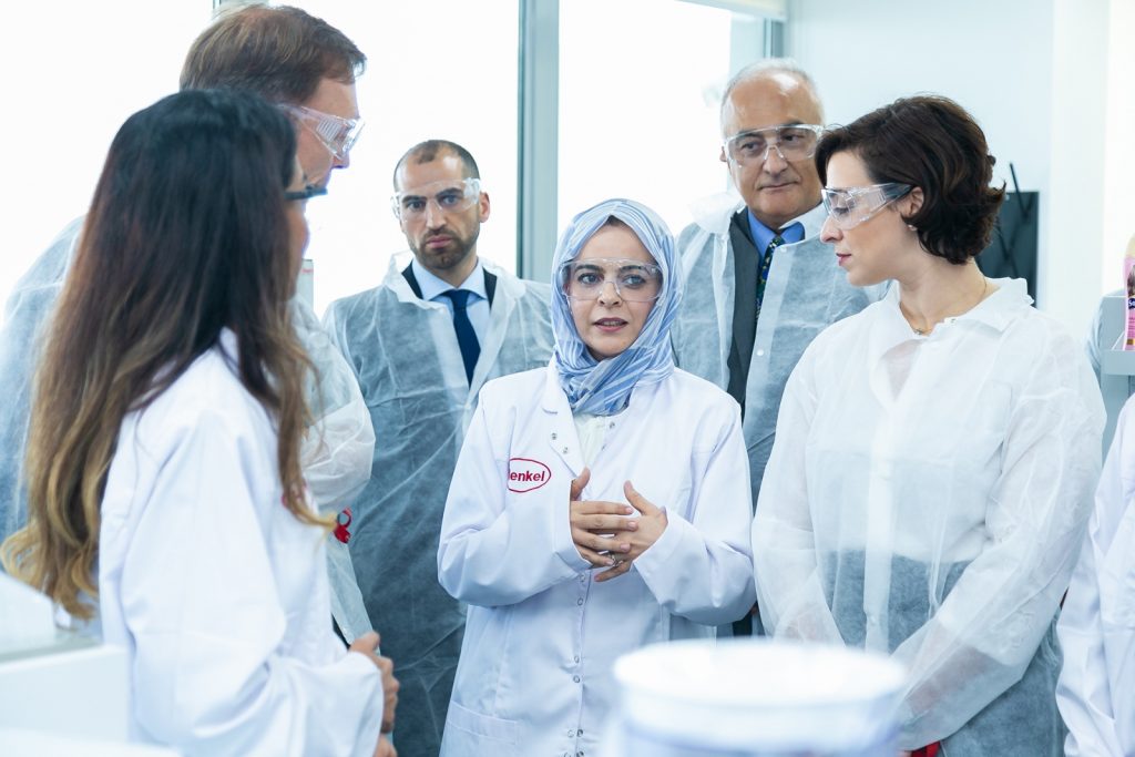 افتتاح مختبر شركة هنكل للعناية بالجمال في دبي