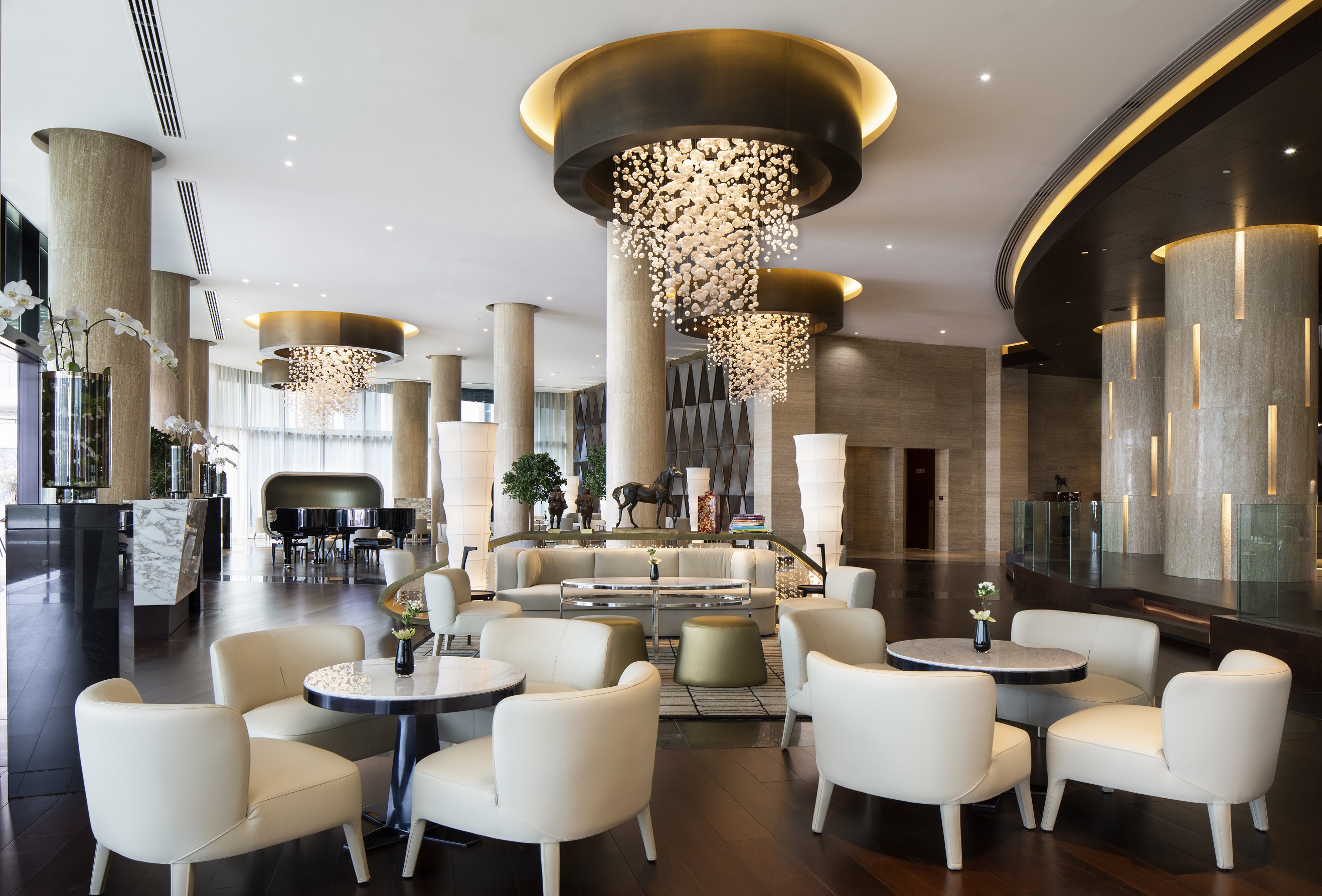 افتتاح مطعم بيرل لاونج في فندق جراند حياة أبوظبي