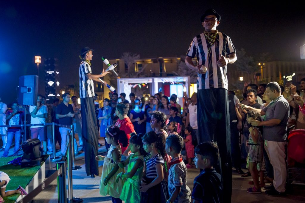 الأنشطة المسائية في وجهة السيف خلال مفاجآت صيف دبي