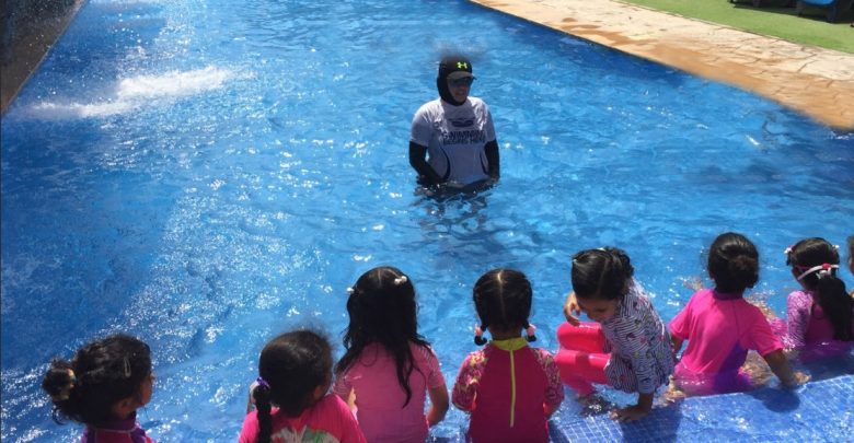 دورات سباحة للأطفال من منتجع وحديقة الإمارات للحيوانات