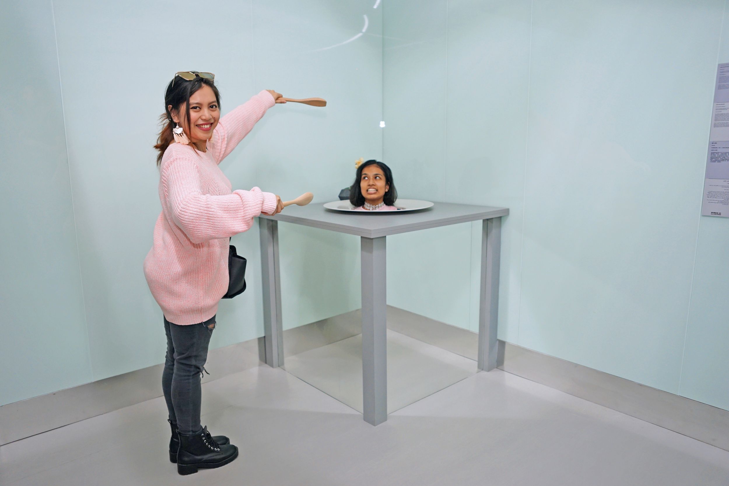 музей иллюзий дубай. фотозона оптическая иллюзия. музей иллюзий дубай. иллюзион дубай. иллюзион дубай.