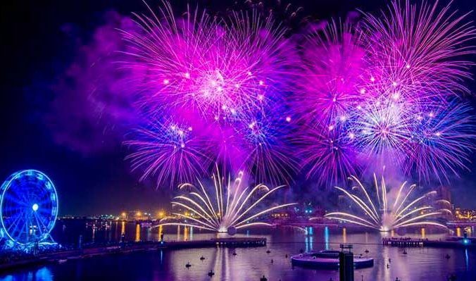 وجهات مميزة لمشاهدة الألعاب النارية في دبي خلال عيد الأضحى