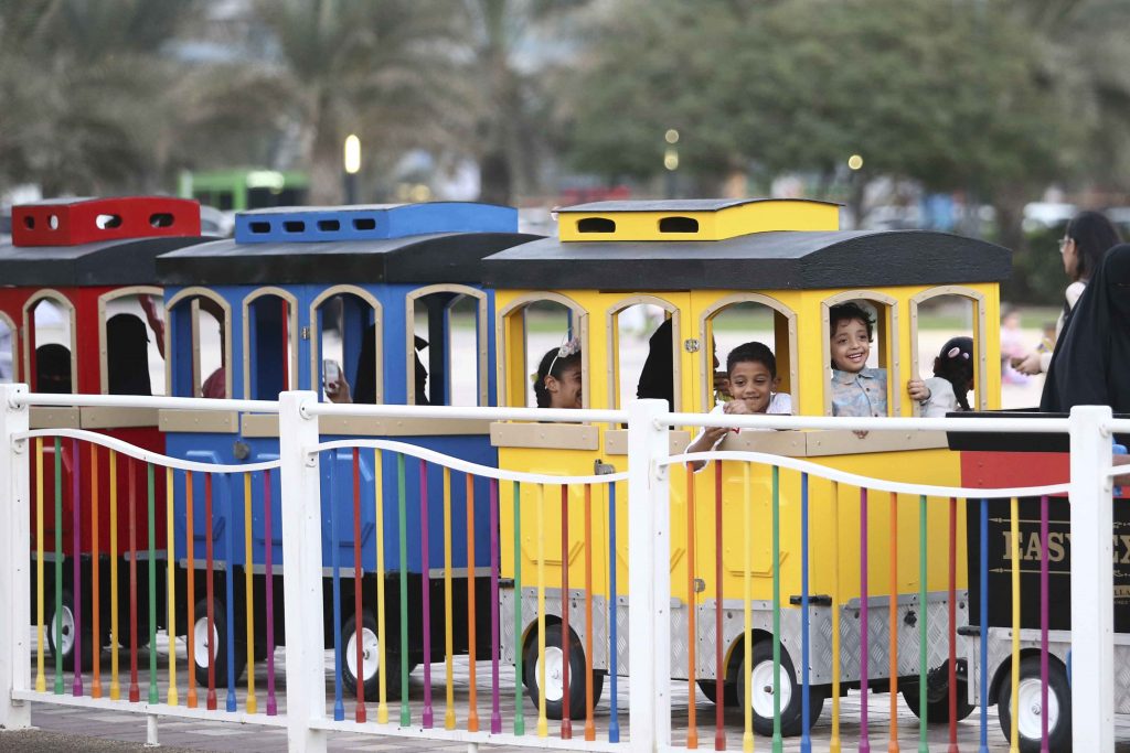 الخيارات الترفيهية في واجهة المجاز المائية