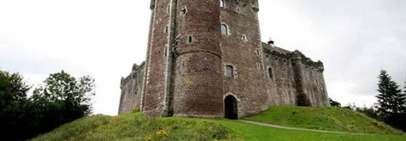 قلعة الدون , اسكتلندا