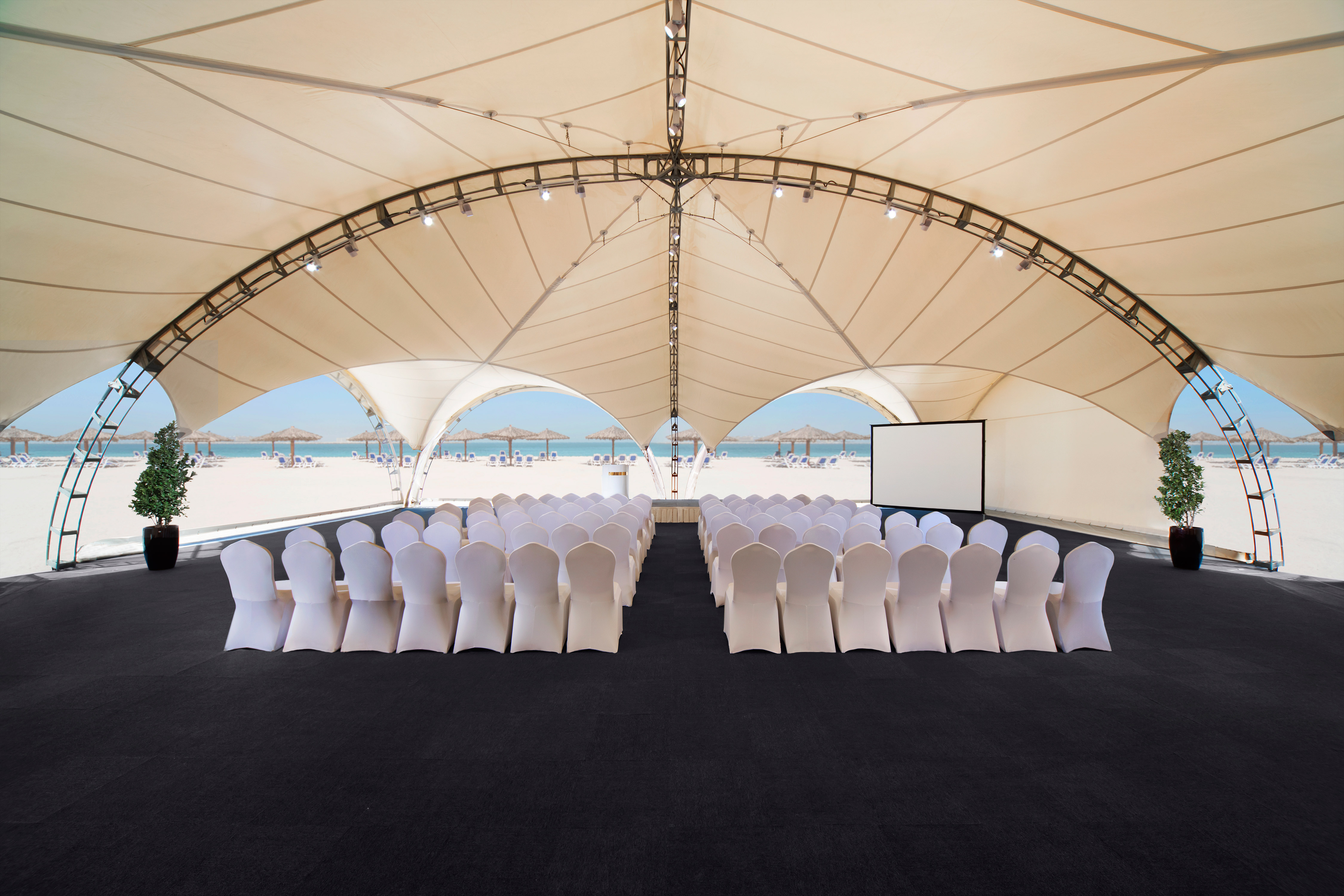 خيمة الاجتماعات من منتجع شاطئ وغولف الحمرا