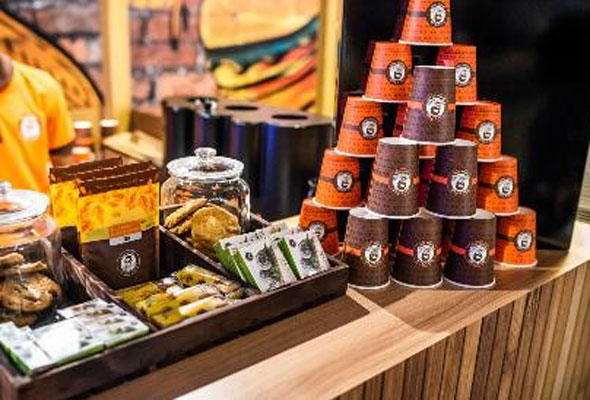 INDOORS أول سوق داخلي لمأكولات الشارع في دبي