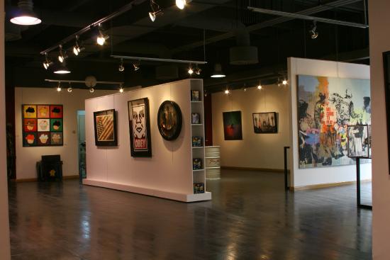 برو معرض الفنPro Art Gallery