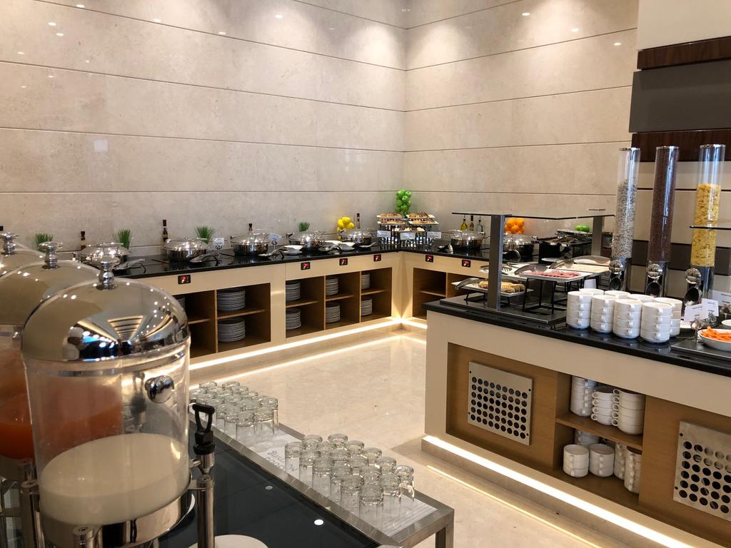 فندق غولدن توليب ميديا Golden Tulip Media Hotel