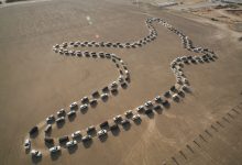 أكبر موكب رقص متزامن بالسيارات في دبي