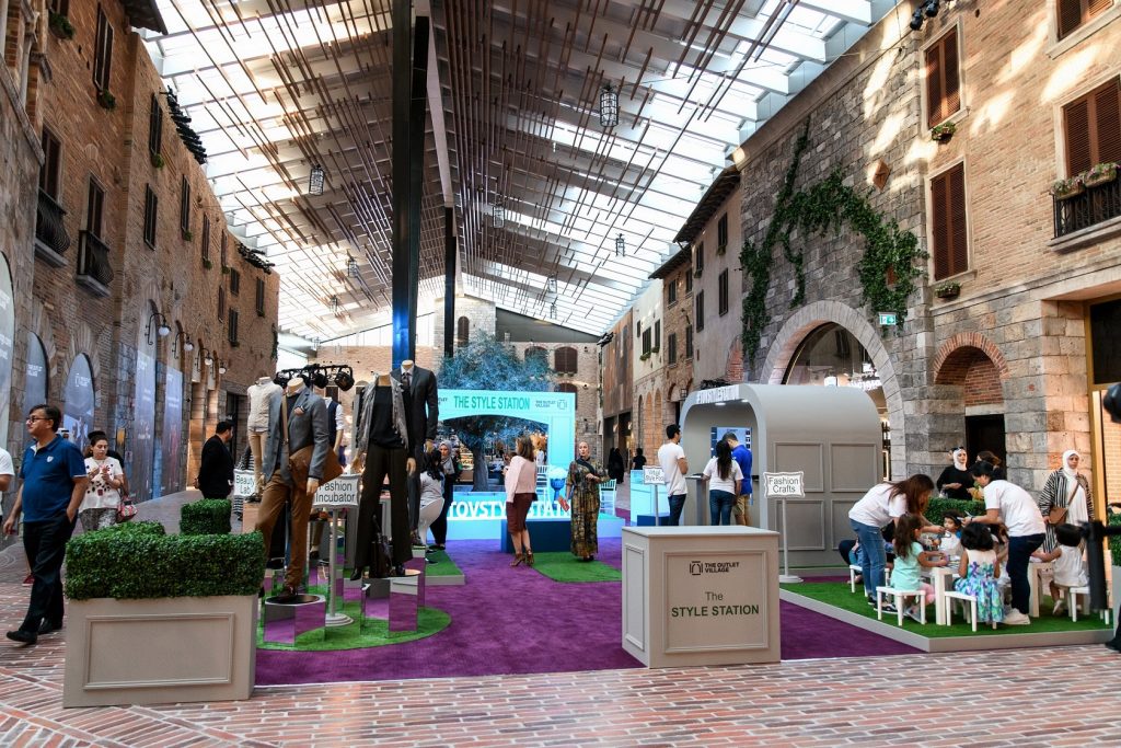 منصة Style Station في ذا أوتلت فيليدج