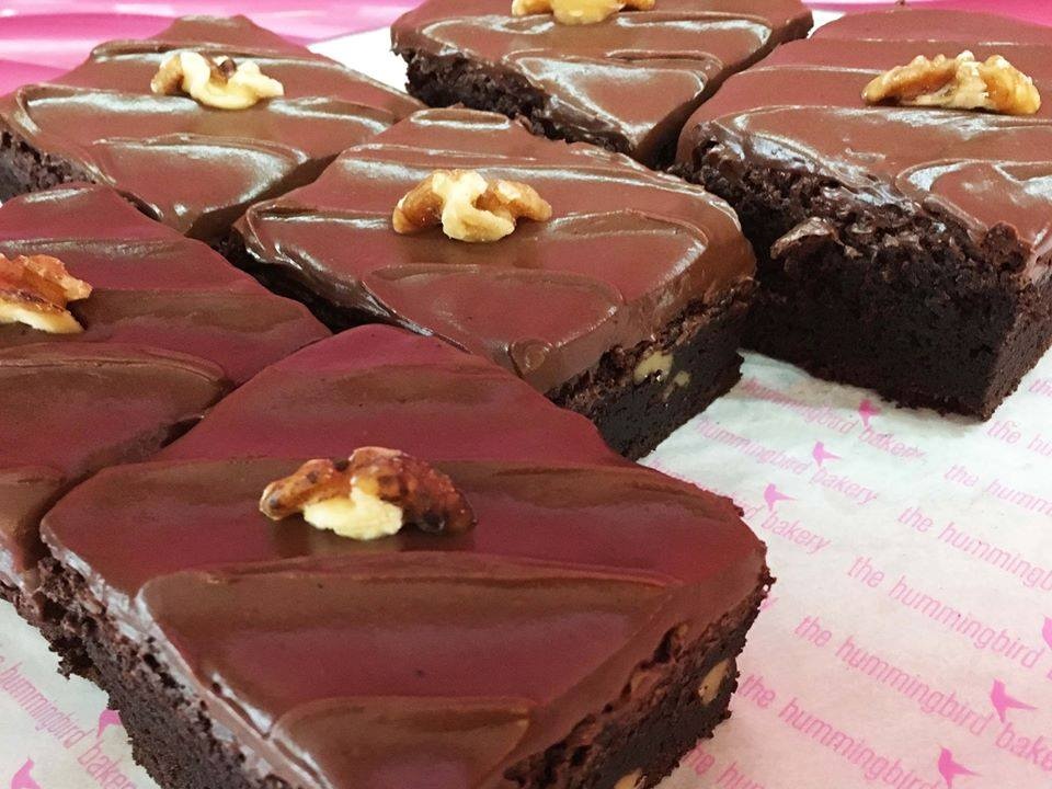 براونيز الشوكولاته Chocolate-frosted Brownies